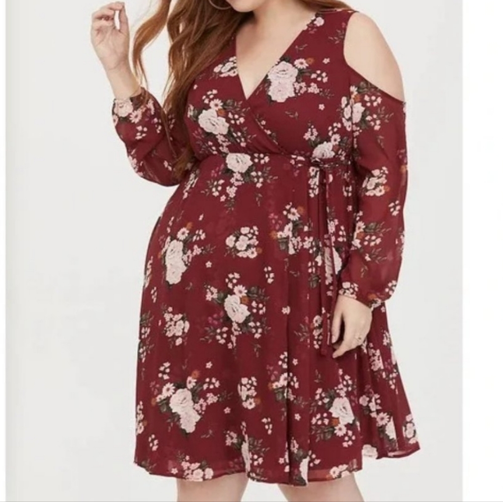 Torrid Red Floral Cold Shoulder Chiffon Wrap Dress Sz Plus 2